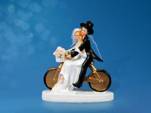 Esküvői pár biciklin tortadísz 13 cm