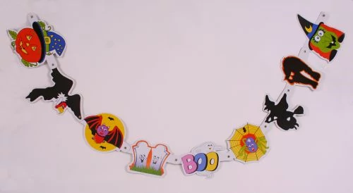 Halloween figurás papír felirat 1,5 m