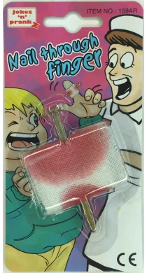 Tréfás szög az ujjban