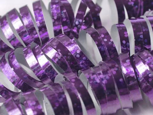 Rózsaszínű hologramos szerpentin